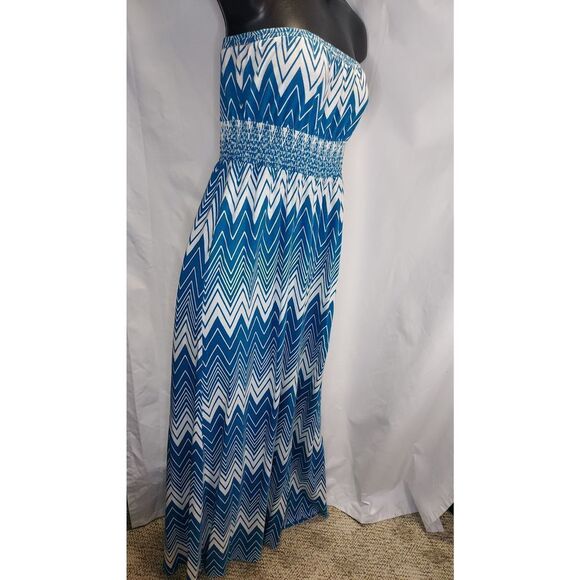 Old Navy Blue chevron tube maxi dress size small - Picture 5 of 5